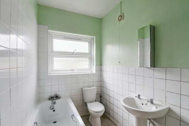 GFF & FFF, 11 Cavendish Drive, Leytonstone, London, E11 1DN 7