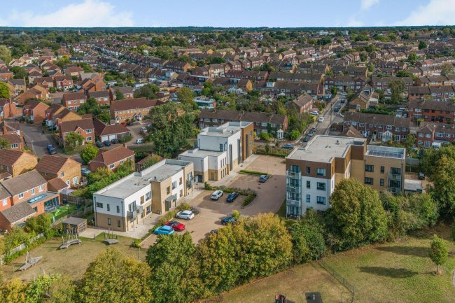 Moulsham Lodge, Waltham Glen, Chelmsford, Essex CM2 9EL 5