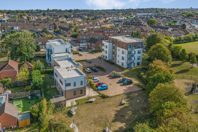 Moulsham Lodge, Waltham Glen, Chelmsford, Essex CM2 9EL 5