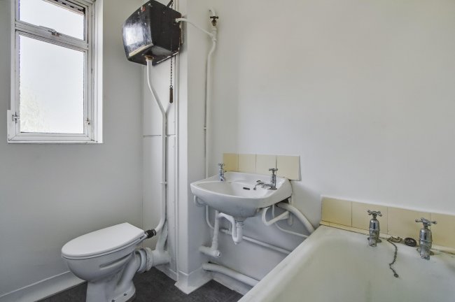 Flat 7 Hinchinbrook House, Mortimer Crescent, Kilburn, London, NW6 5UP 3