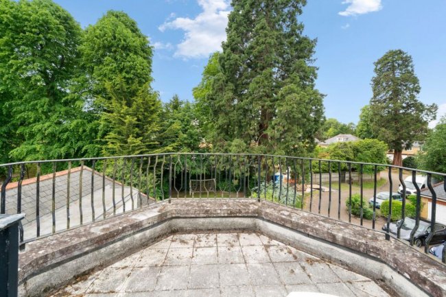 11 St David’s Drive, Englefield Green, Egham, Surrey, TW20 0BA 9