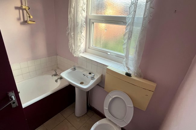 32 Dudley Road, Southall, Middlesex, UB2 5AR 5