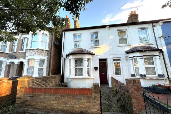 32 Dudley Road, Southall, Middlesex, UB2 5AR 5