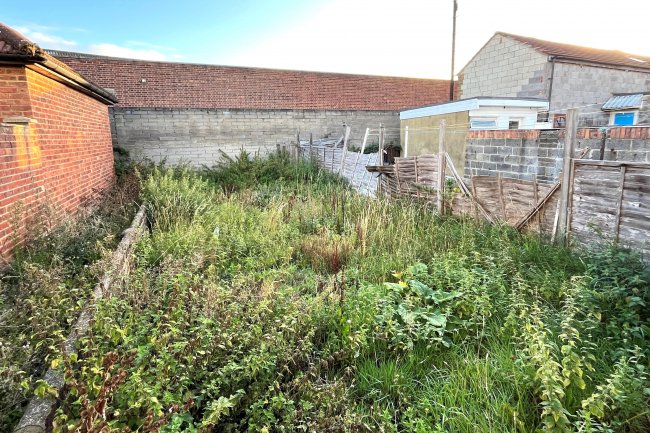 32 Dudley Road, Southall, Middlesex, UB2 5AR 5