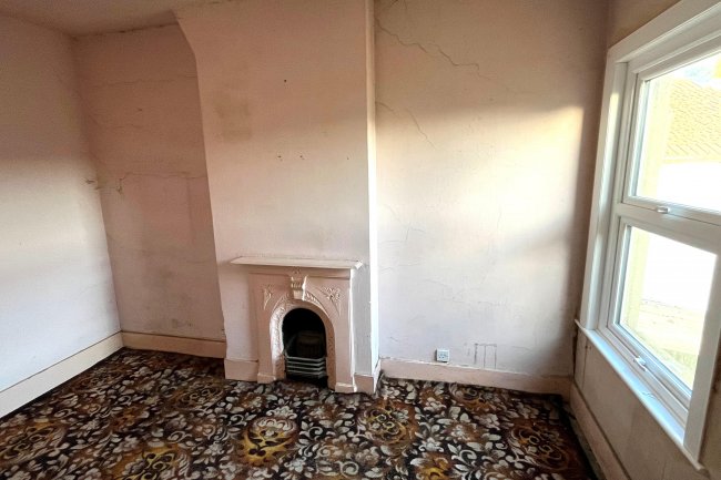 32 Dudley Road, Southall, Middlesex, UB2 5AR 5