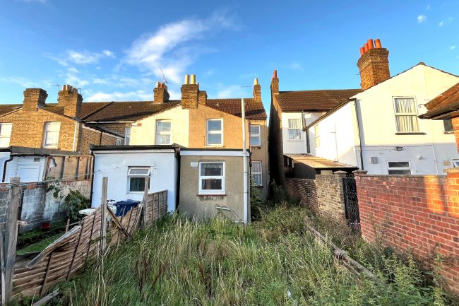 32 Dudley Road, Southall, Middlesex, UB2 5AR 5