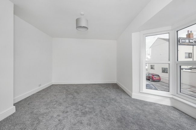 21 Jesmond Street, Folkestone, Kent, CT19 5QW 2