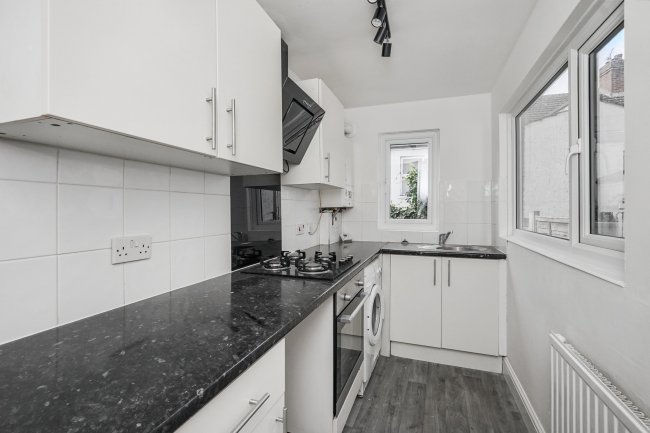 21 Jesmond Street, Folkestone, Kent, CT19 5QW 2