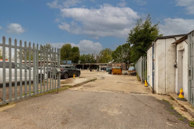 36 Hickman Avenue, London, E4 9FU 7