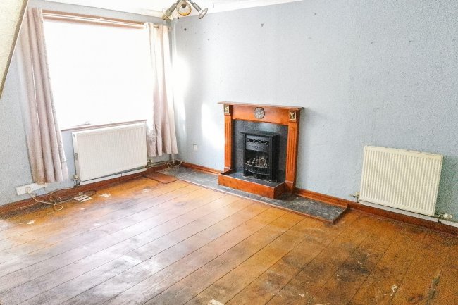 24 Conisborough, Toothill, Swindon SN5 8ES 2