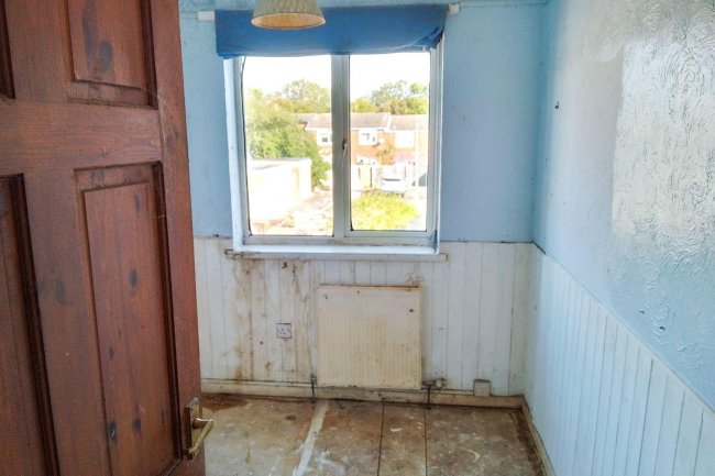 24 Conisborough, Toothill, Swindon SN5 8ES 2