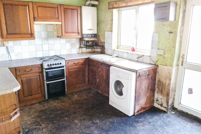 24 Conisborough, Toothill, Swindon SN5 8ES 2