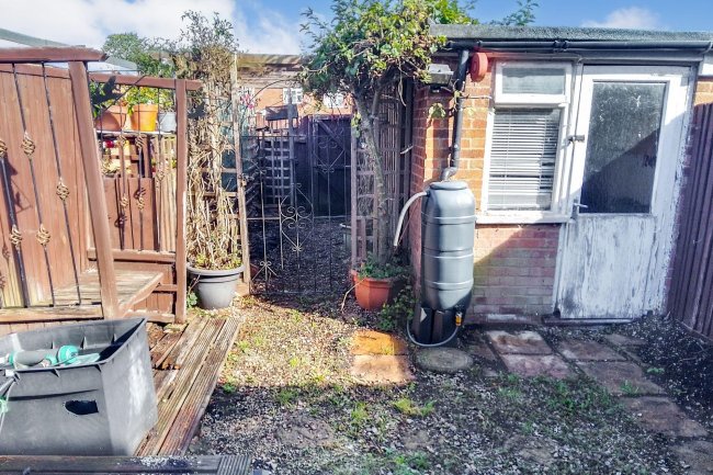 24 Conisborough, Toothill, Swindon SN5 8ES 2