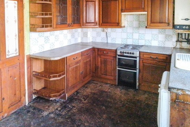 24 Conisborough, Toothill, Swindon SN5 8ES 2