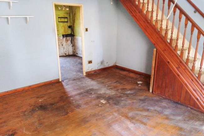 24 Conisborough, Toothill, Swindon SN5 8ES 2