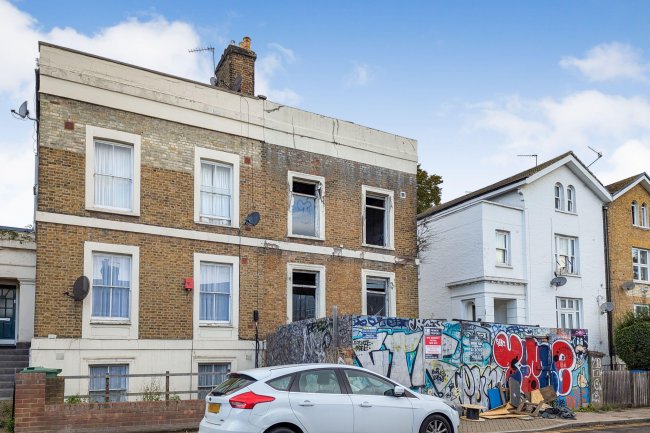 54 Lausanne Road, Peckham, London SE15 2JB 3