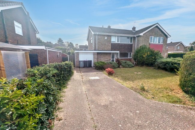 4 Redcliffe Road, Grantham, Lincolnshire, NG31 8EB 8