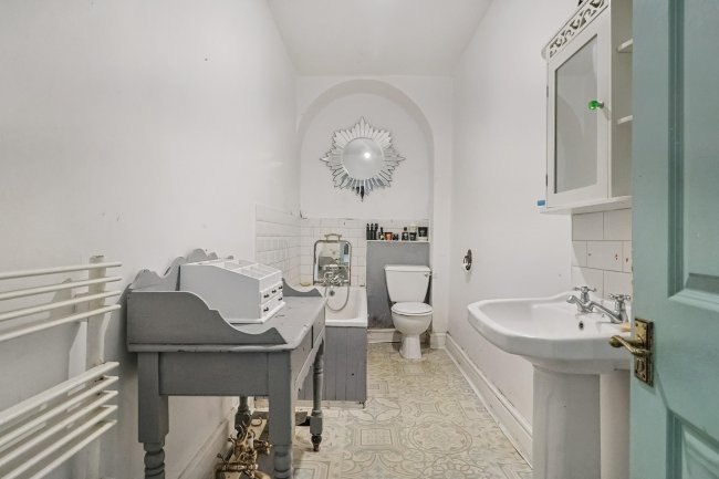 Garden Flat, 12 Kensington Place, Bath, Somerset, BA1 6AP 4