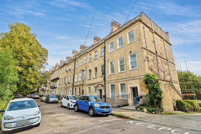 Garden Flat, 12 Kensington Place, Bath, Somerset, BA1 6AP 4