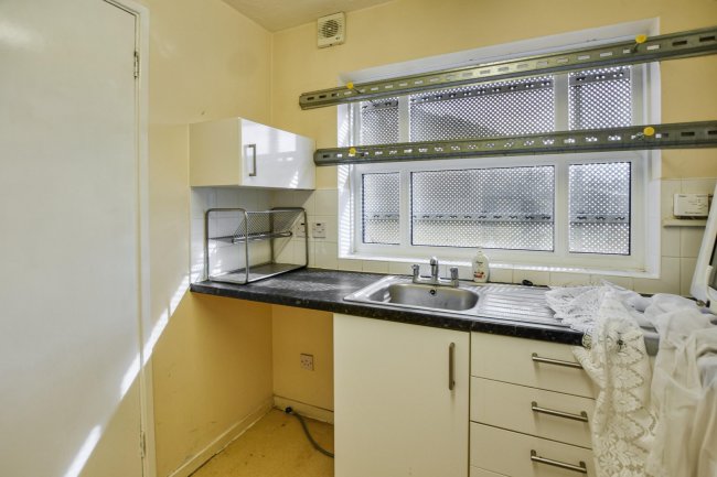 31 Cranberry Lane, Canning Town, London E16 4PD 10