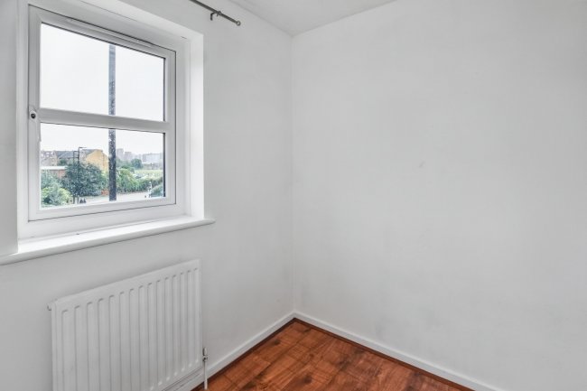 31 Cranberry Lane, Canning Town, London E16 4PD 10