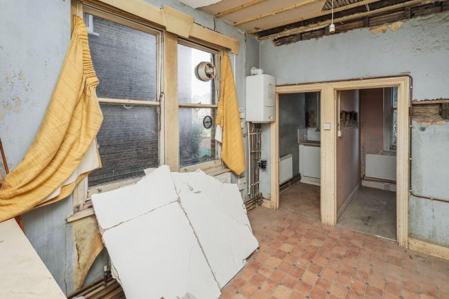 60 Delaware Mansions, Delaware Road, Maida Vale, London, W9 2LJ 1