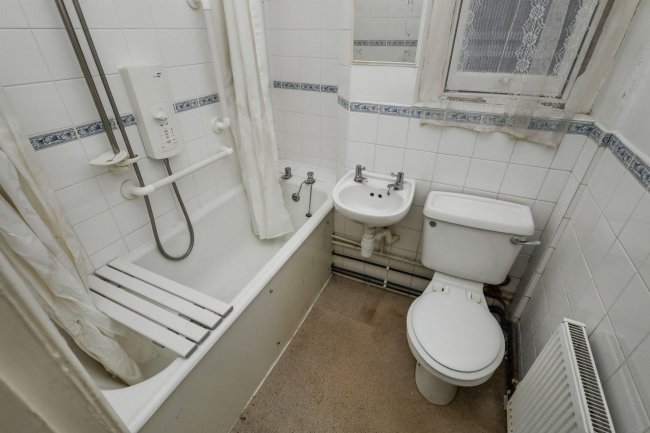 60 Delaware Mansions, Delaware Road, Maida Vale, London, W9 2LJ 1