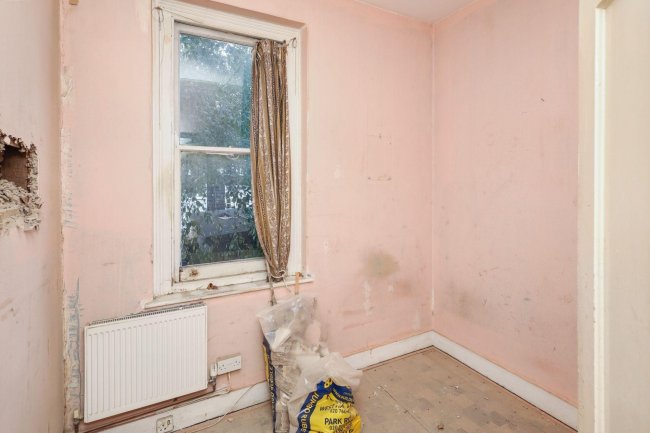 60 Delaware Mansions, Delaware Road, Maida Vale, London, W9 2LJ 1