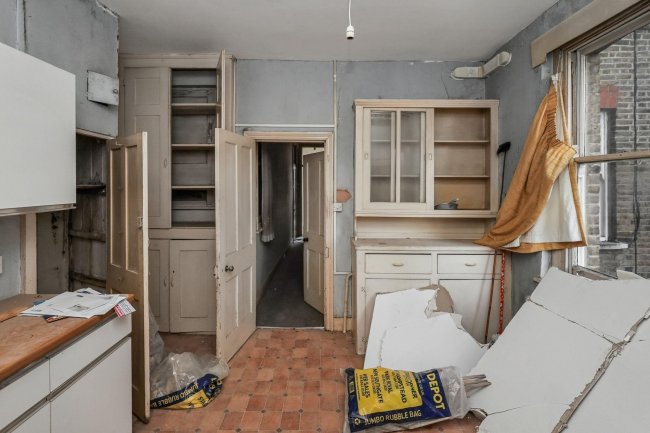 60 Delaware Mansions, Delaware Road, Maida Vale, London, W9 2LJ 1