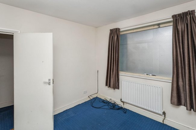 162 Lawrence Avenue, Manor Park, London, E12 5QP 10