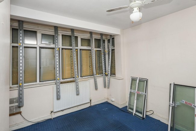 162 Lawrence Avenue, Manor Park, London, E12 5QP 10