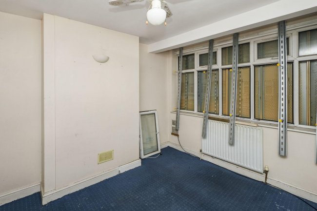 162 Lawrence Avenue, Manor Park, London, E12 5QP 10