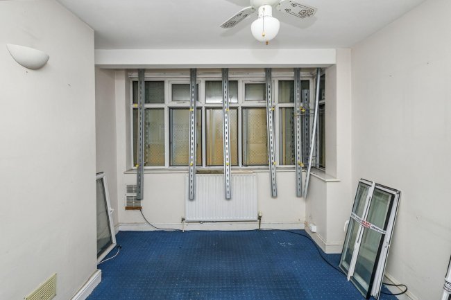 162 Lawrence Avenue, Manor Park, London, E12 5QP 10