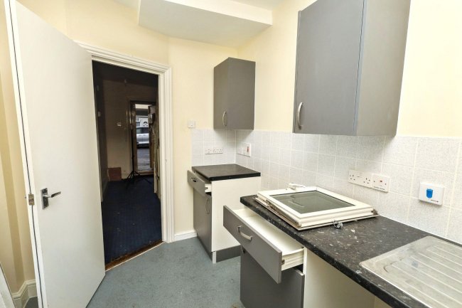 162 Lawrence Avenue, Manor Park, London, E12 5QP 10