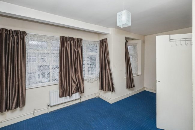 162 Lawrence Avenue, Manor Park, London, E12 5QP 10
