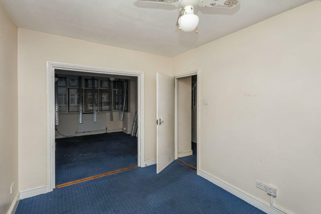 162 Lawrence Avenue, Manor Park, London, E12 5QP 10