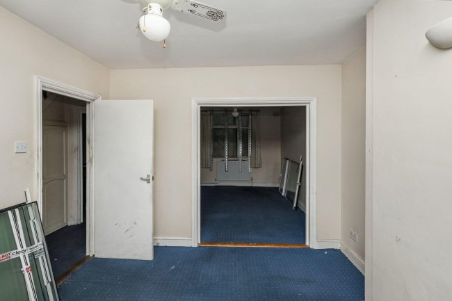 162 Lawrence Avenue, Manor Park, London, E12 5QP 10