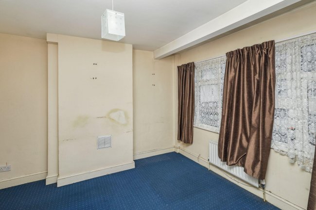 162 Lawrence Avenue, Manor Park, London, E12 5QP 10
