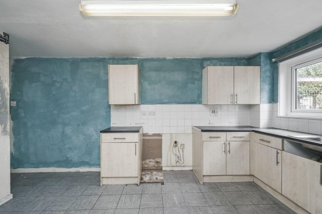 34 Chandlers Close, Feltham, Middlesex, TW14 9PG 8