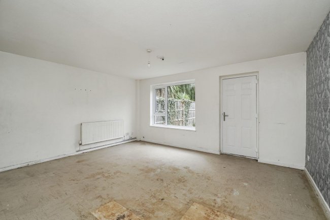 34 Chandlers Close, Feltham, Middlesex, TW14 9PG 8