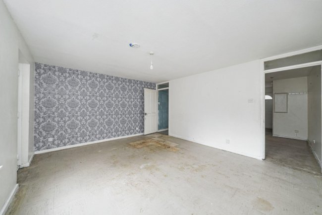 34 Chandlers Close, Feltham, Middlesex, TW14 9PG 8