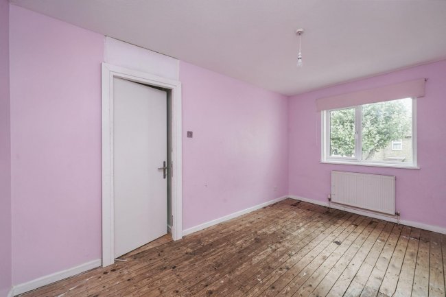 34 Chandlers Close, Feltham, Middlesex, TW14 9PG 8