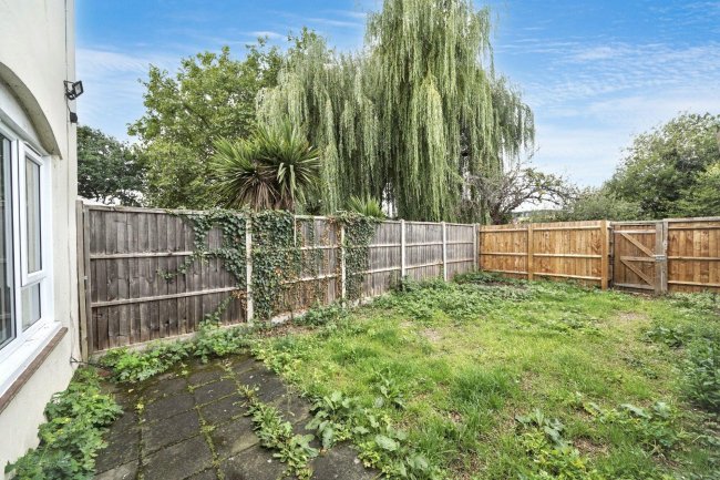 34 Chandlers Close, Feltham, Middlesex, TW14 9PG 8