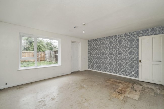 34 Chandlers Close, Feltham, Middlesex, TW14 9PG 8