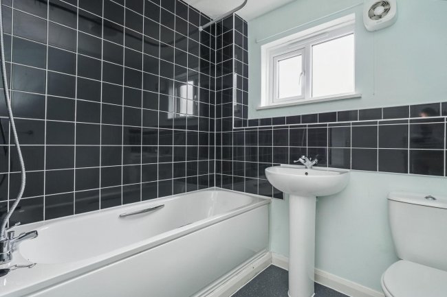 34 Chandlers Close, Feltham, Middlesex, TW14 9PG 8