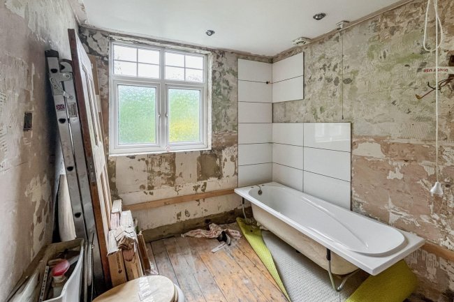 20 Beauchamp Road, Upper Norwood, London, SE19 3DE 3