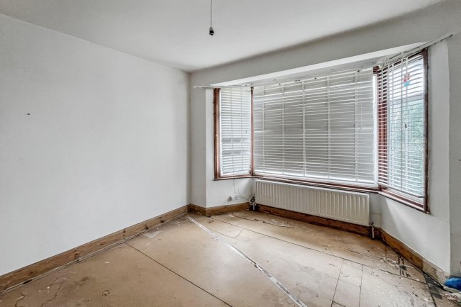 20 Beauchamp Road, Upper Norwood, London, SE19 3DE 3