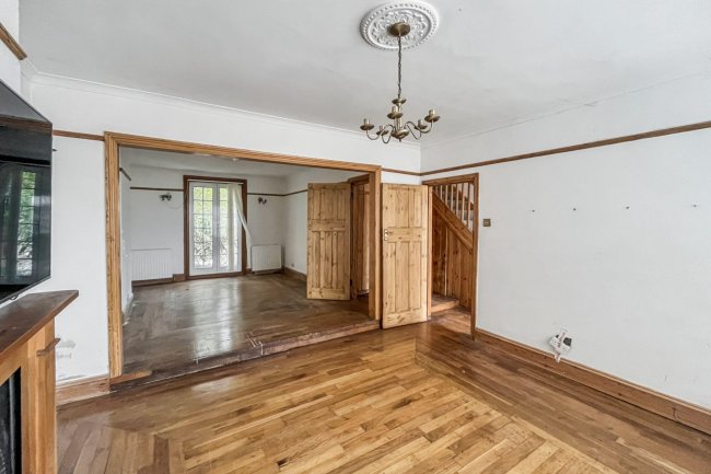 20 Beauchamp Road, Upper Norwood, London, SE19 3DE 3