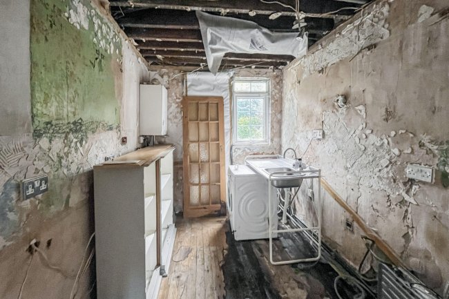 20 Beauchamp Road, Upper Norwood, London, SE19 3DE 3