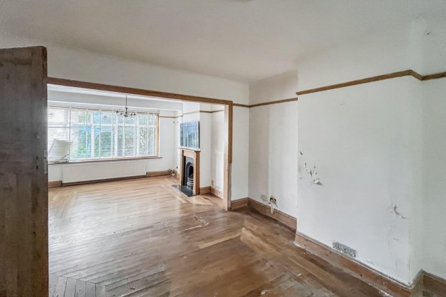 20 Beauchamp Road, Upper Norwood, London, SE19 3DE 3